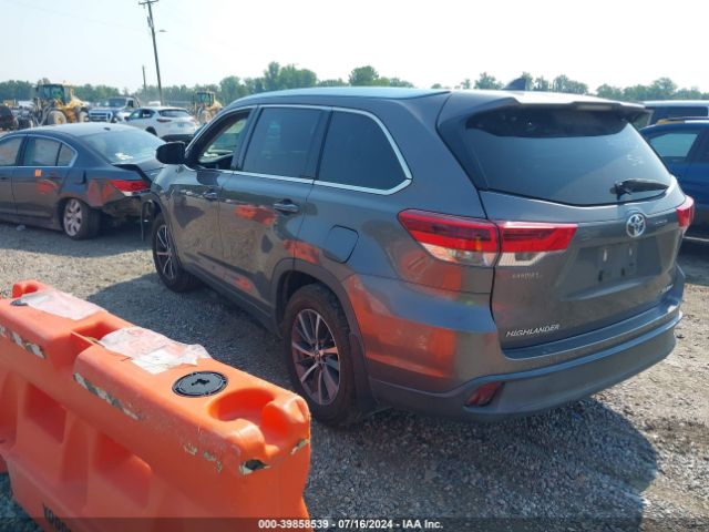 Photo 2 VIN: 5TDJZRFH6JS878025 - TOYOTA HIGHLANDER 