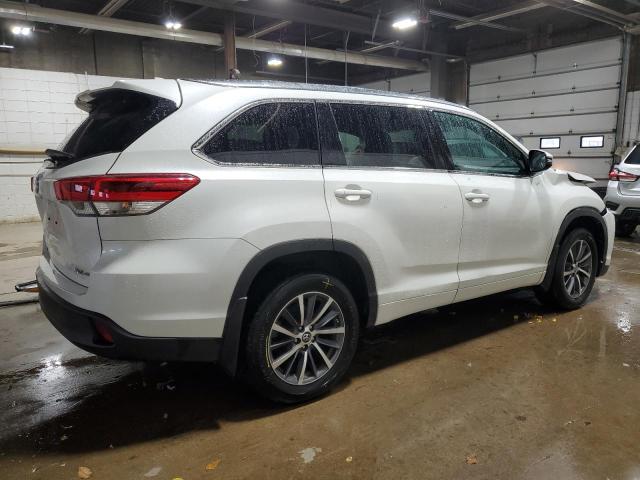 Photo 2 VIN: 5TDJZRFH6JS880857 - TOYOTA HIGHLANDER 