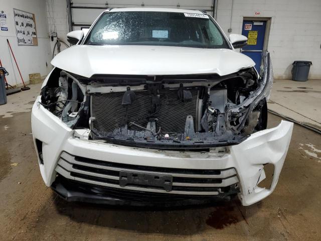 Photo 4 VIN: 5TDJZRFH6JS880857 - TOYOTA HIGHLANDER 