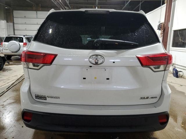 Photo 5 VIN: 5TDJZRFH6JS880857 - TOYOTA HIGHLANDER 