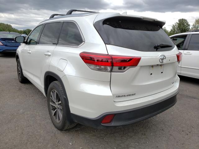 Photo 2 VIN: 5TDJZRFH6JS893995 - TOYOTA HIGHLANDER 