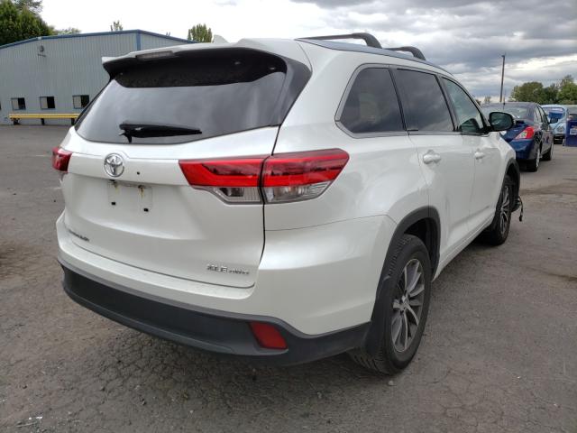 Photo 3 VIN: 5TDJZRFH6JS893995 - TOYOTA HIGHLANDER 