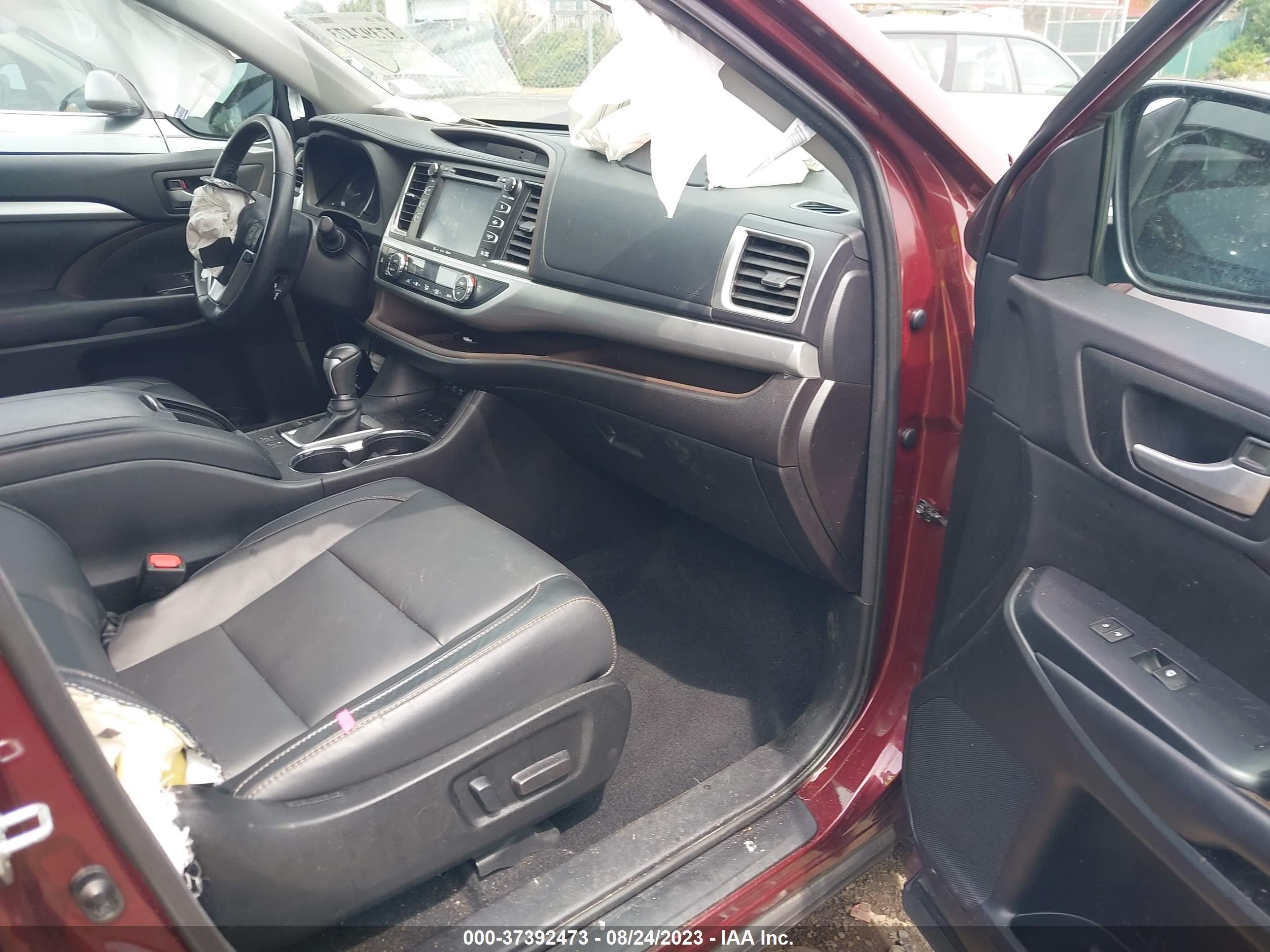 Photo 4 VIN: 5TDJZRFH6JS906776 - TOYOTA HIGHLANDER 