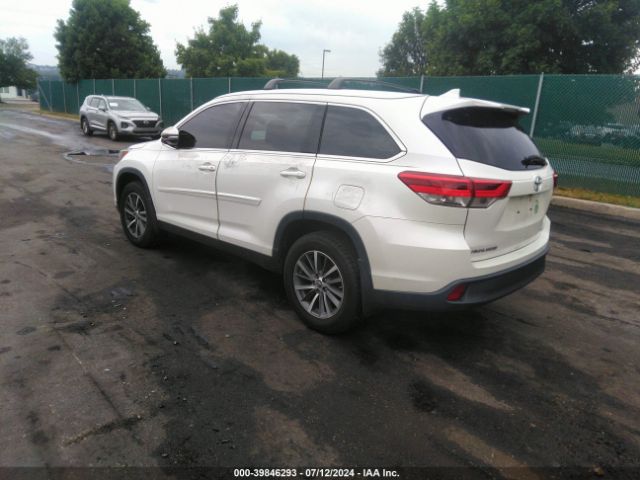 Photo 2 VIN: 5TDJZRFH6KS565672 - TOYOTA HIGHLANDER 