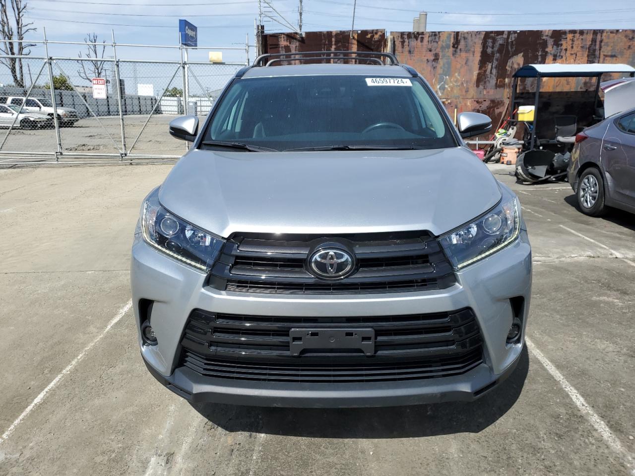 Photo 4 VIN: 5TDJZRFH6KS612750 - TOYOTA HIGHLANDER 