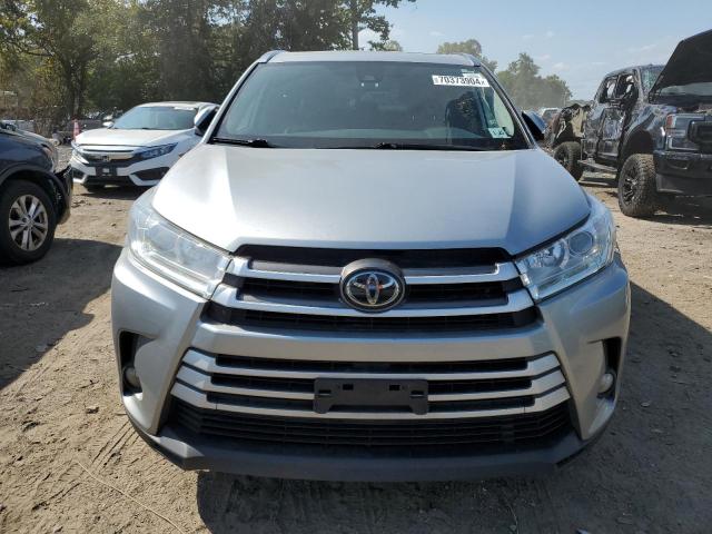 Photo 4 VIN: 5TDJZRFH6KS619214 - TOYOTA HIGHLANDER 