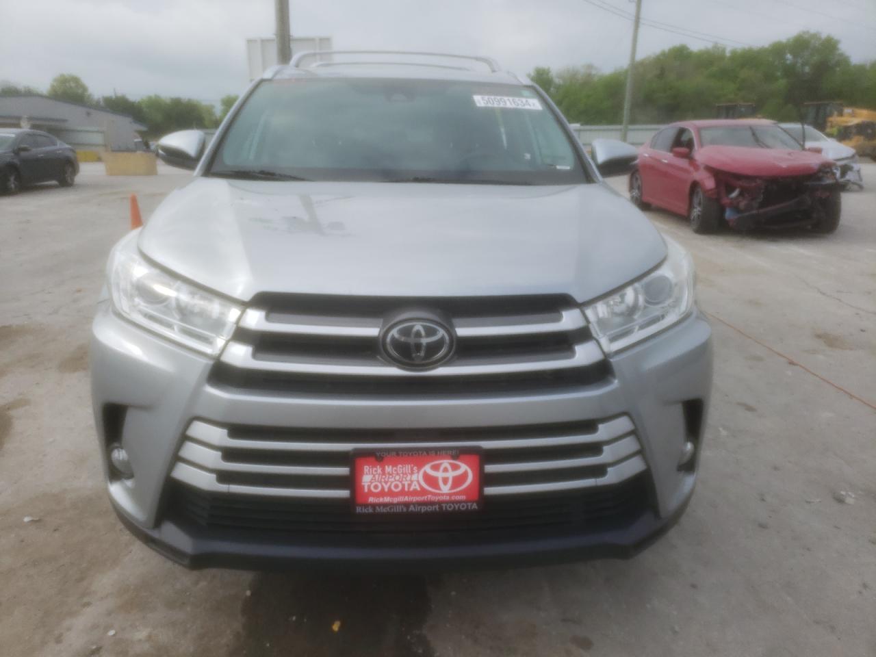 Photo 4 VIN: 5TDJZRFH6KS948897 - TOYOTA HIGHLANDER 