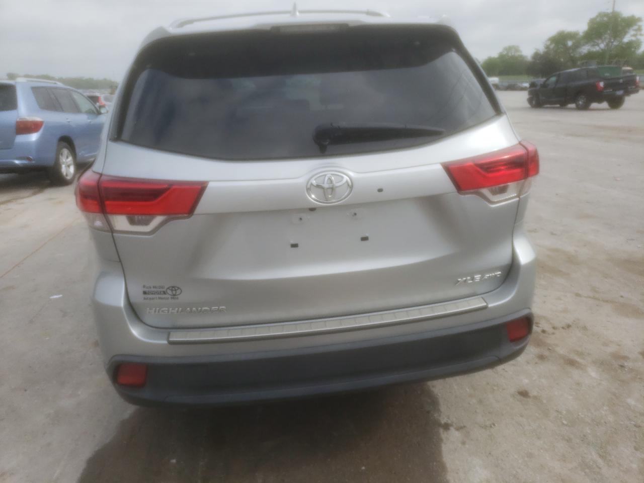 Photo 5 VIN: 5TDJZRFH6KS948897 - TOYOTA HIGHLANDER 