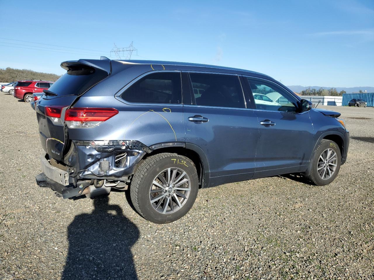 Photo 2 VIN: 5TDJZRFH7HS376344 - TOYOTA HIGHLANDER 