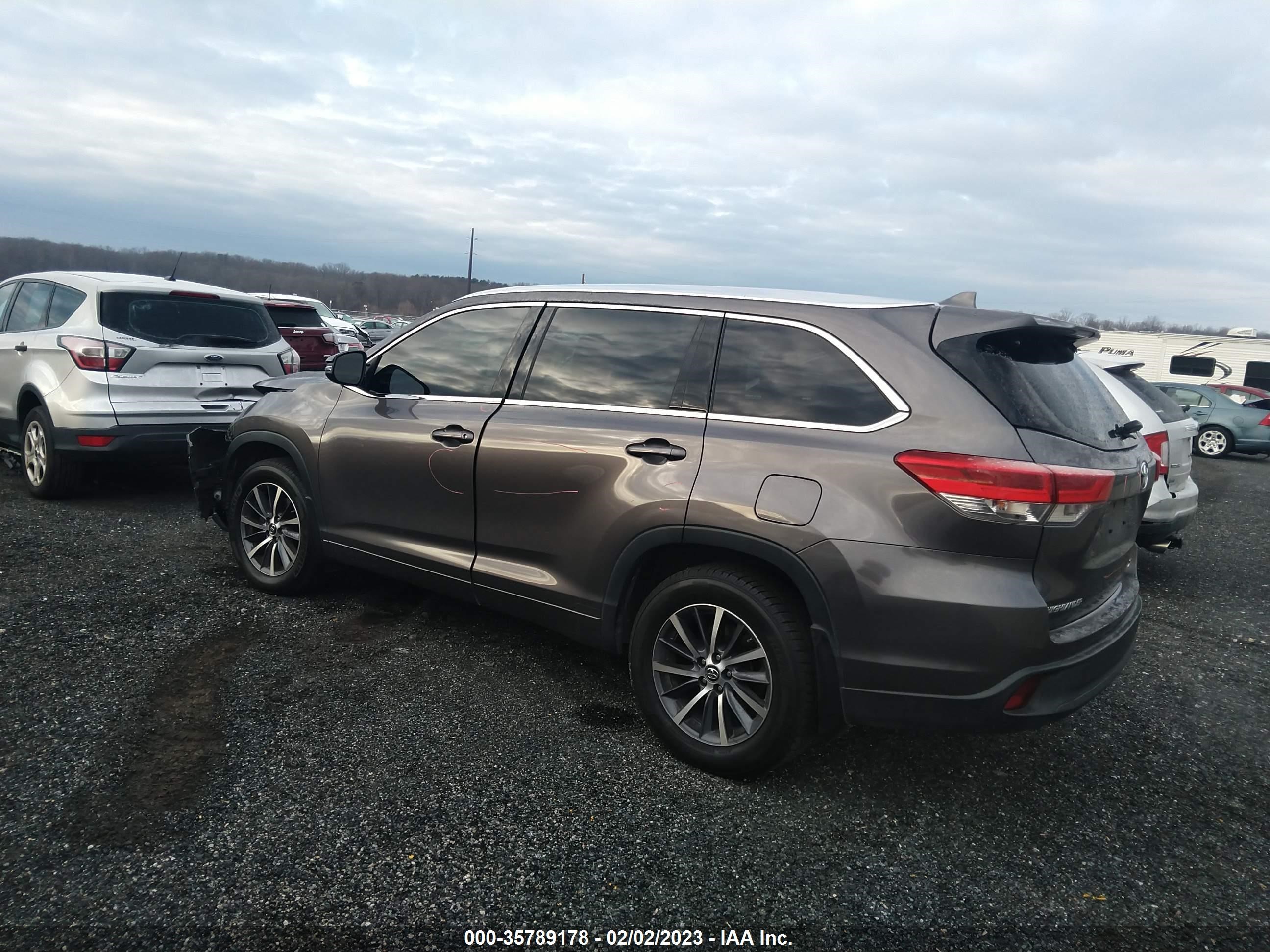 Photo 2 VIN: 5TDJZRFH7HS385870 - TOYOTA HIGHLANDER 