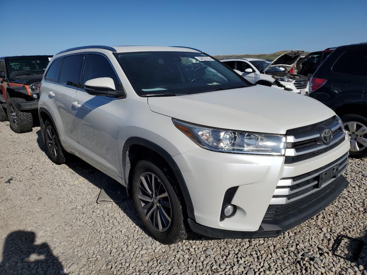 Photo 3 VIN: 5TDJZRFH7HS413537 - TOYOTA HIGHLANDER 