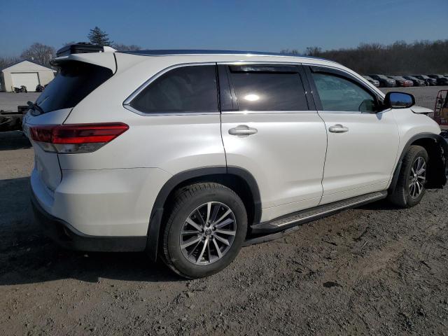 Photo 2 VIN: 5TDJZRFH7HS429558 - TOYOTA HIGHLANDER 