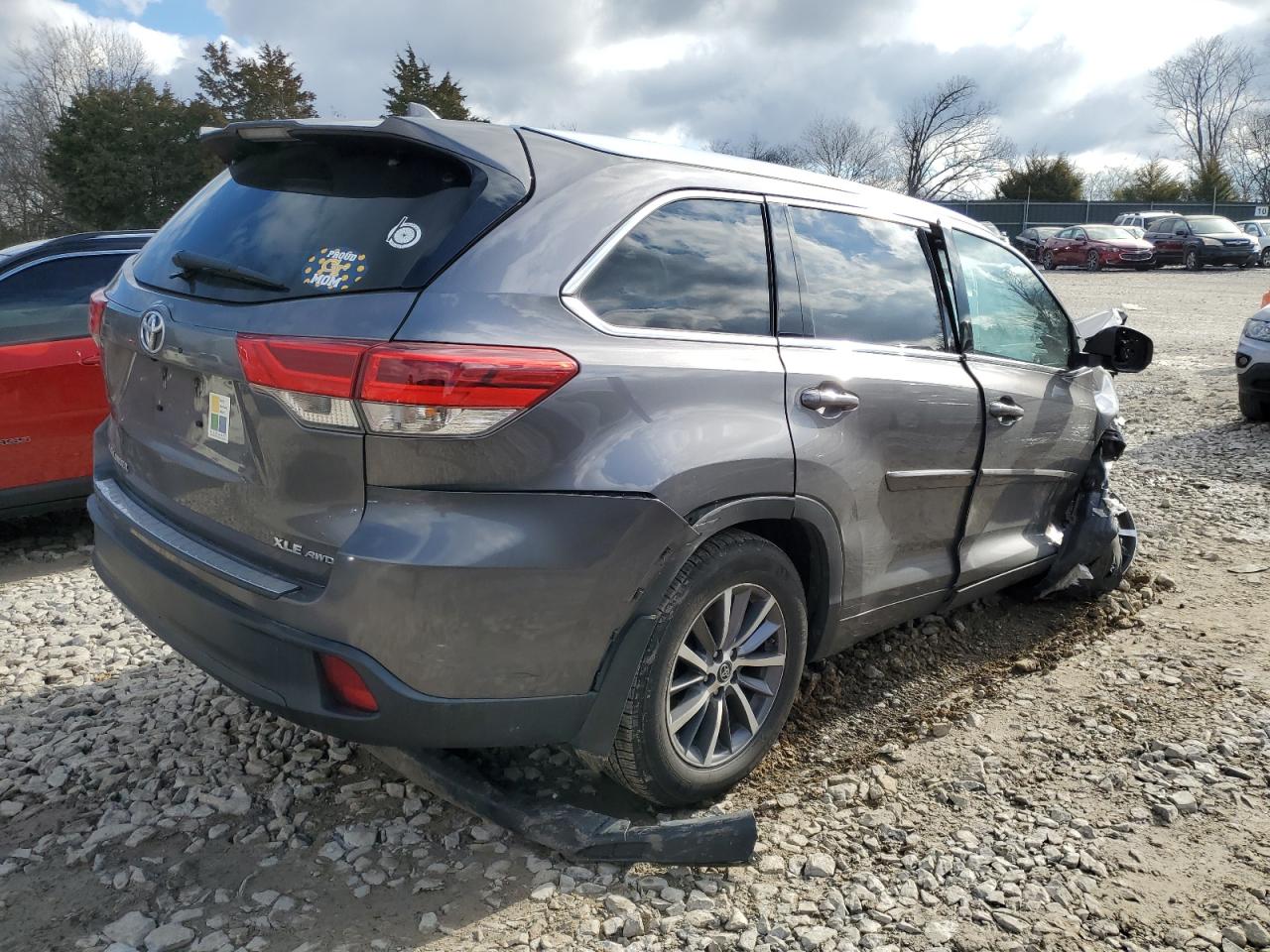 Photo 2 VIN: 5TDJZRFH7HS439605 - TOYOTA HIGHLANDER 