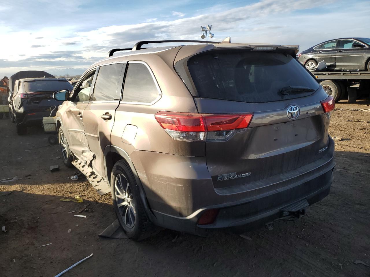 Photo 1 VIN: 5TDJZRFH7HS444433 - TOYOTA HIGHLANDER 