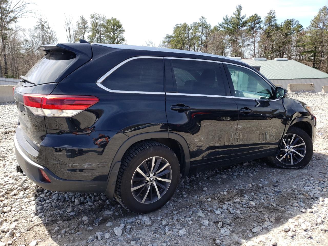 Photo 2 VIN: 5TDJZRFH7HS457165 - TOYOTA HIGHLANDER 