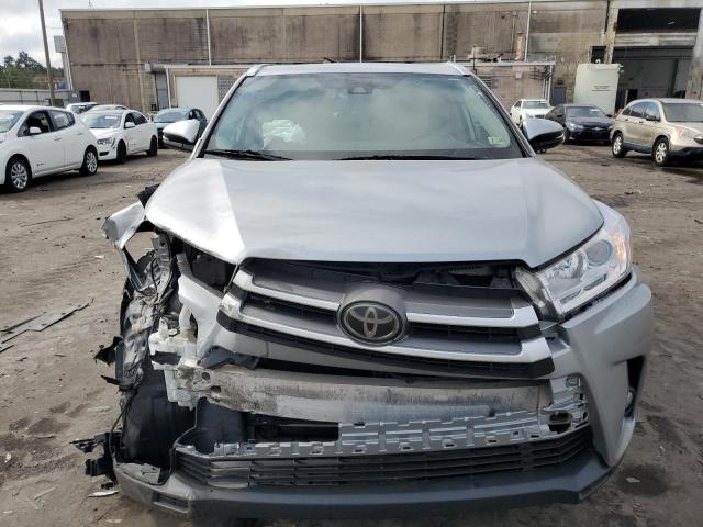 Photo 4 VIN: 5TDJZRFH7JS487711 - TOYOTA HIGHLANDER 