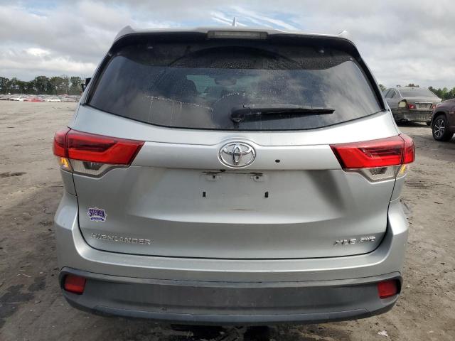 Photo 5 VIN: 5TDJZRFH7JS487711 - TOYOTA HIGHLANDER 