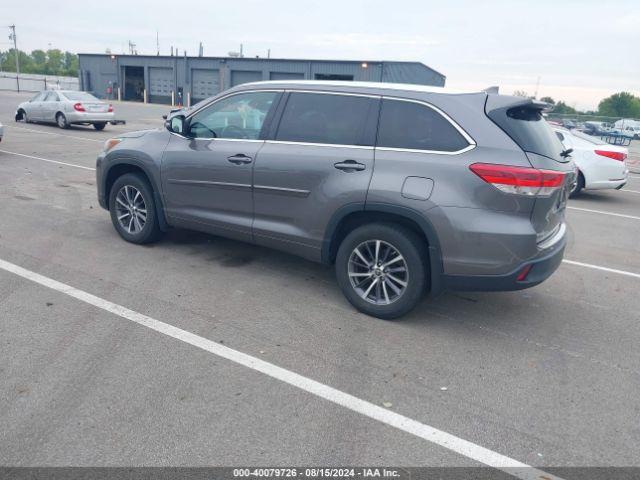 Photo 2 VIN: 5TDJZRFH7JS532310 - TOYOTA HIGHLANDER 