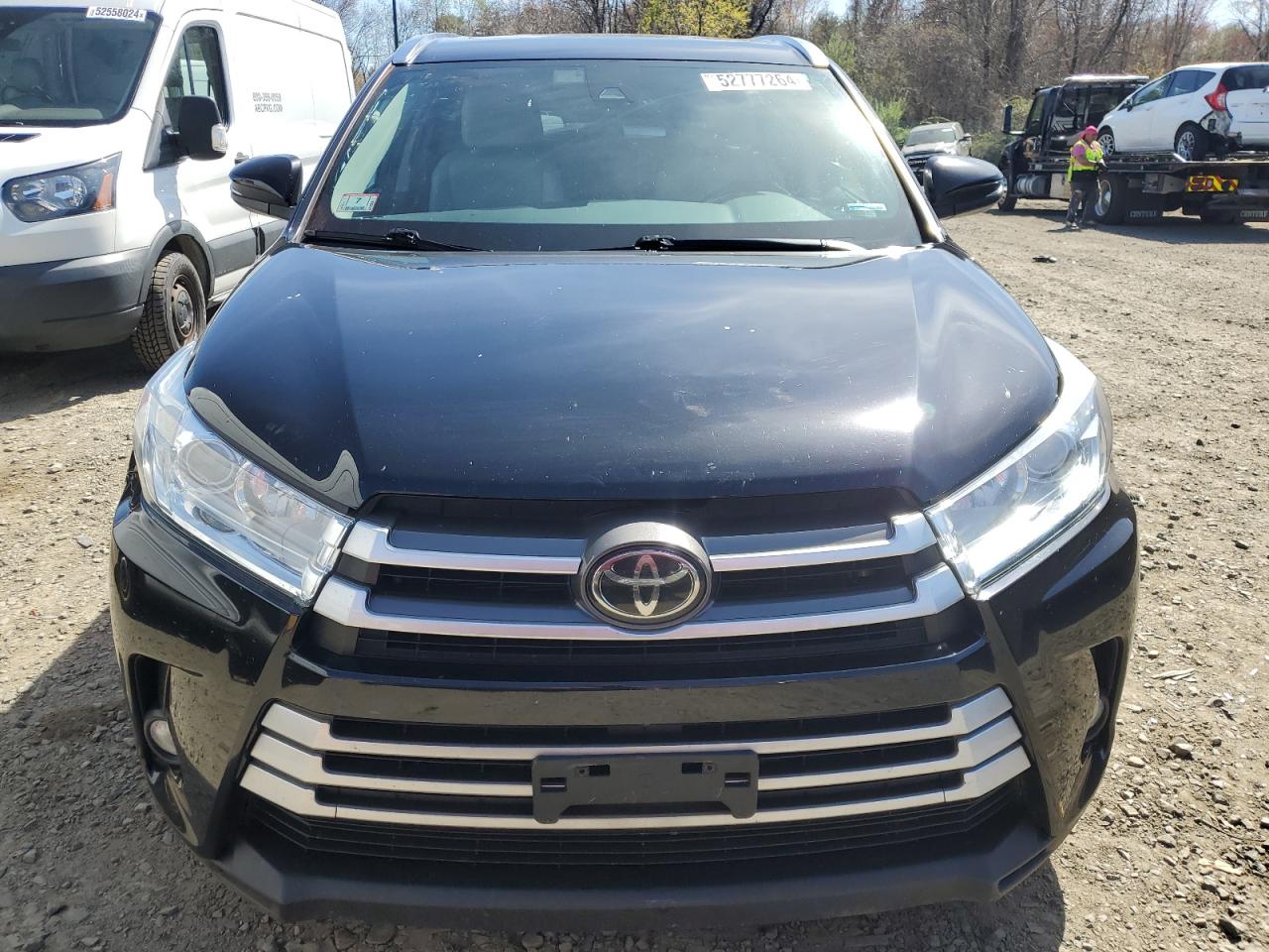 Photo 4 VIN: 5TDJZRFH7JS536096 - TOYOTA HIGHLANDER 