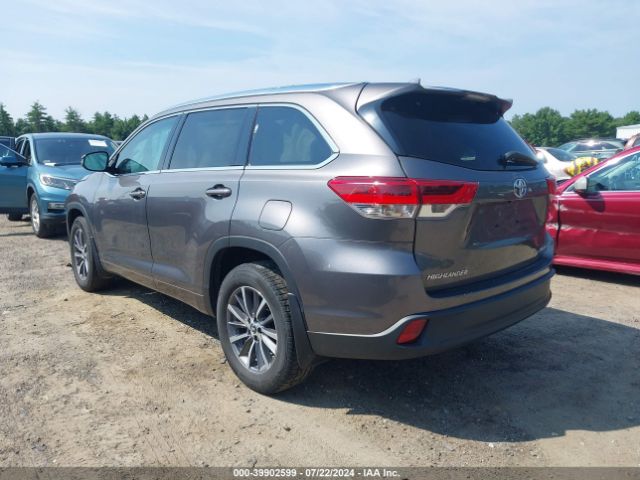 Photo 2 VIN: 5TDJZRFH7JS541086 - TOYOTA HIGHLANDER 