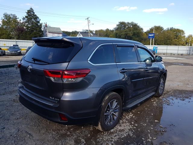 Photo 3 VIN: 5TDJZRFH7JS542819 - TOYOTA HIGHLANDER 