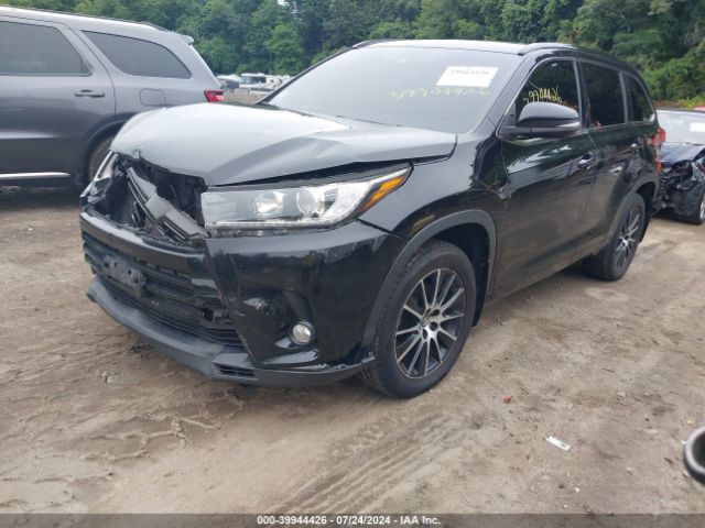 Photo 1 VIN: 5TDJZRFH7JS546045 - TOYOTA HIGHLANDER 