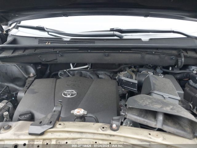 Photo 9 VIN: 5TDJZRFH7JS546045 - TOYOTA HIGHLANDER 