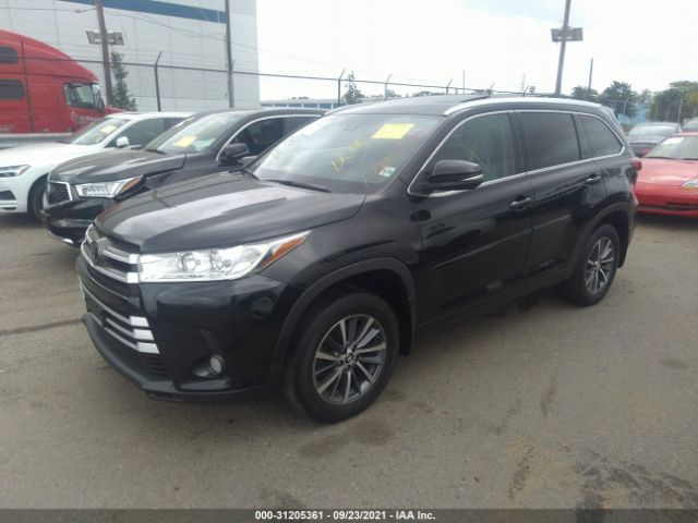 Photo 1 VIN: 5TDJZRFH7JS818447 - TOYOTA HIGHLANDER 