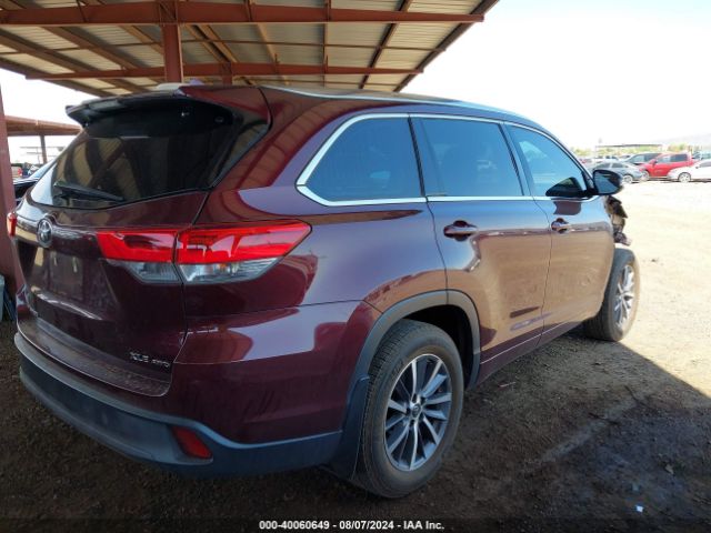 Photo 3 VIN: 5TDJZRFH7JS834311 - TOYOTA HIGHLANDER 