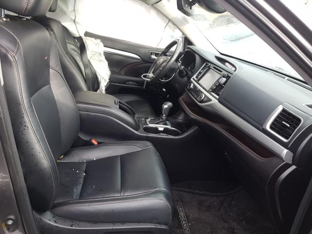 Photo 4 VIN: 5TDJZRFH7JS842621 - TOYOTA HIGHLANDER 