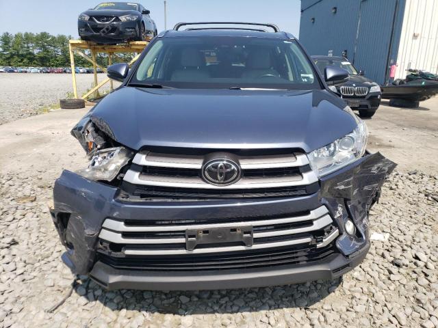 Photo 4 VIN: 5TDJZRFH7JS848421 - TOYOTA HIGHLANDER 