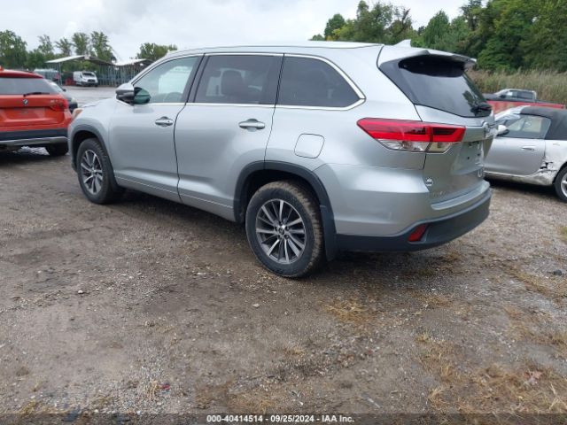 Photo 2 VIN: 5TDJZRFH7JS852551 - TOYOTA HIGHLANDER 