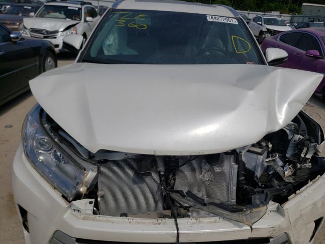 Photo 6 VIN: 5TDJZRFH7KS614359 - TOYOTA HIGHLANDER 