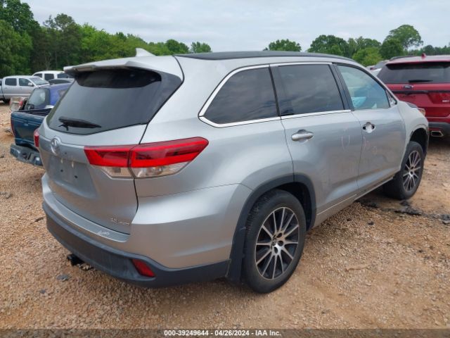 Photo 3 VIN: 5TDJZRFH8HS362839 - TOYOTA HIGHLANDER 