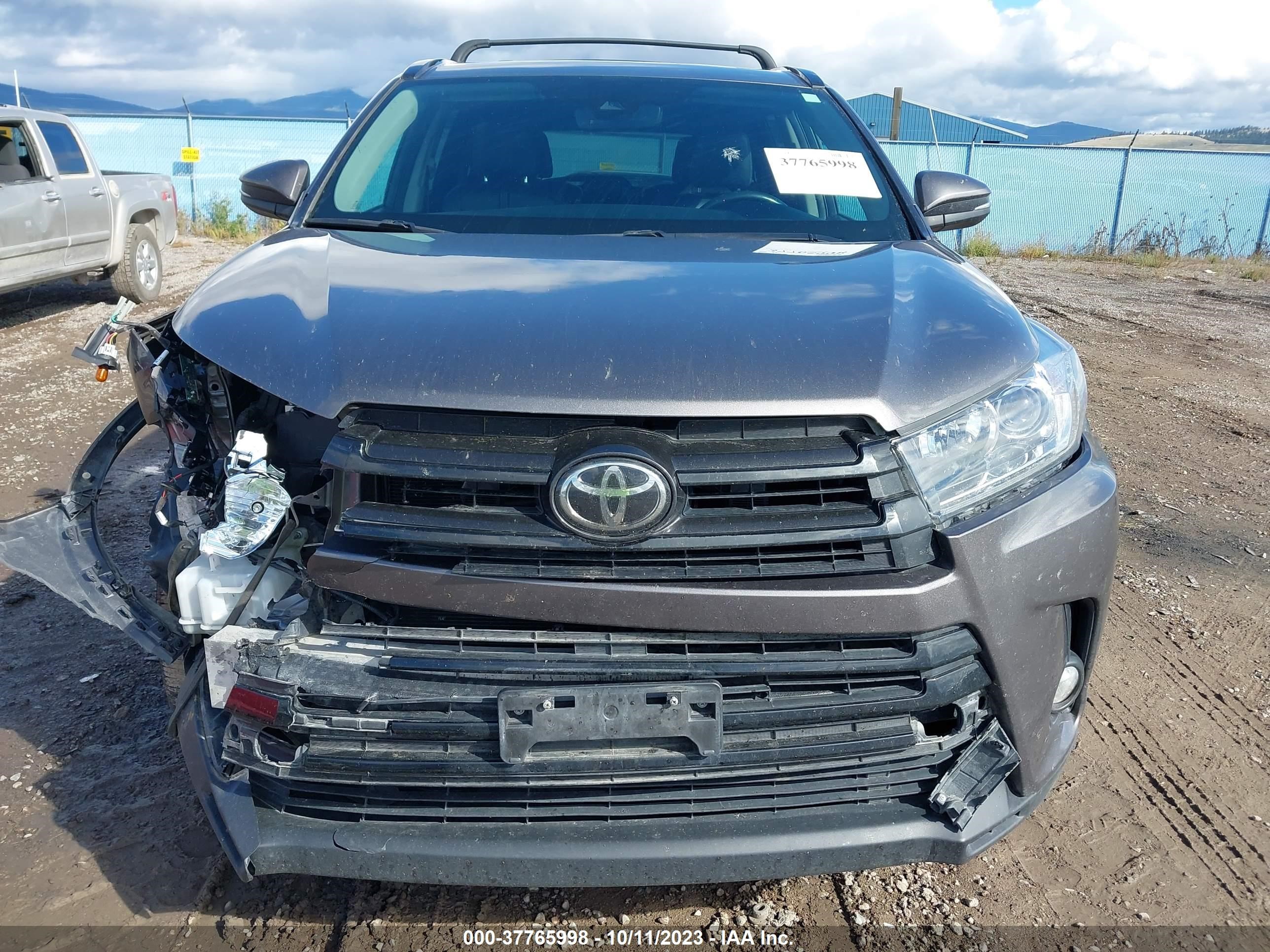 Photo 12 VIN: 5TDJZRFH8HS370357 - TOYOTA HIGHLANDER 