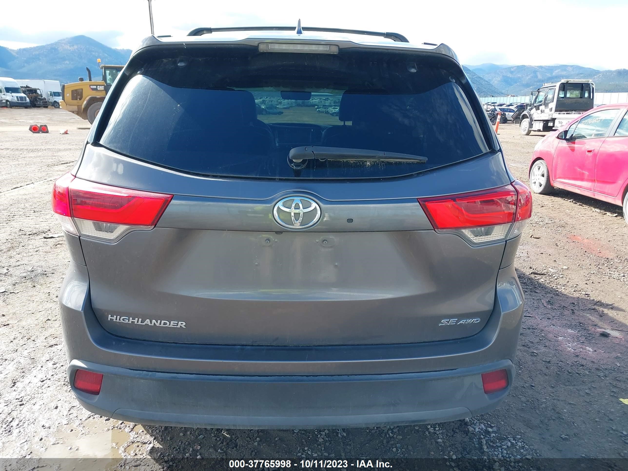 Photo 16 VIN: 5TDJZRFH8HS370357 - TOYOTA HIGHLANDER 