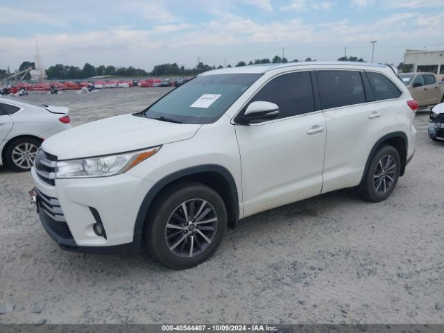 Photo 1 VIN: 5TDJZRFH8HS389488 - TOYOTA HIGHLANDER 