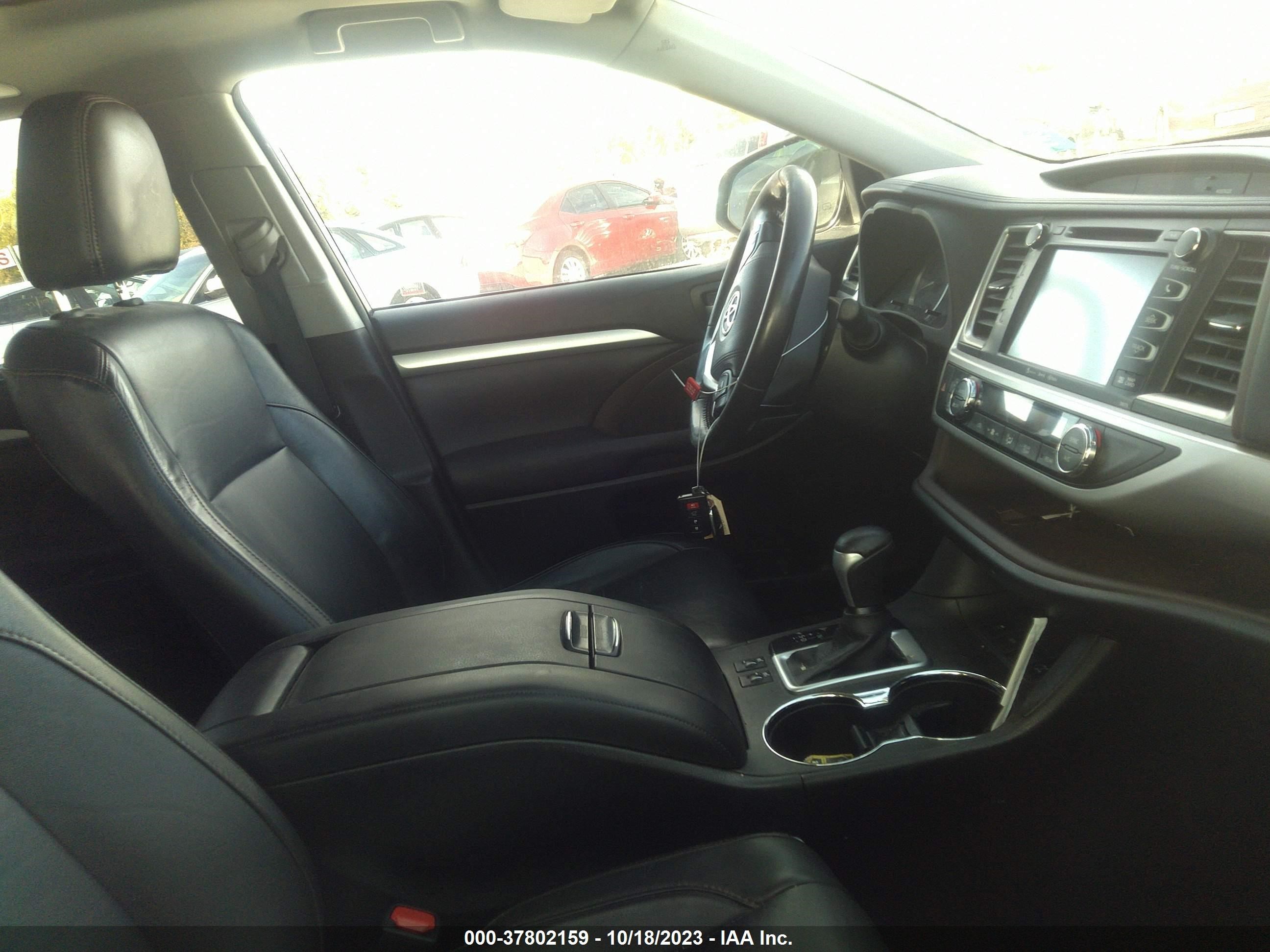 Photo 4 VIN: 5TDJZRFH8HS397364 - TOYOTA HIGHLANDER 