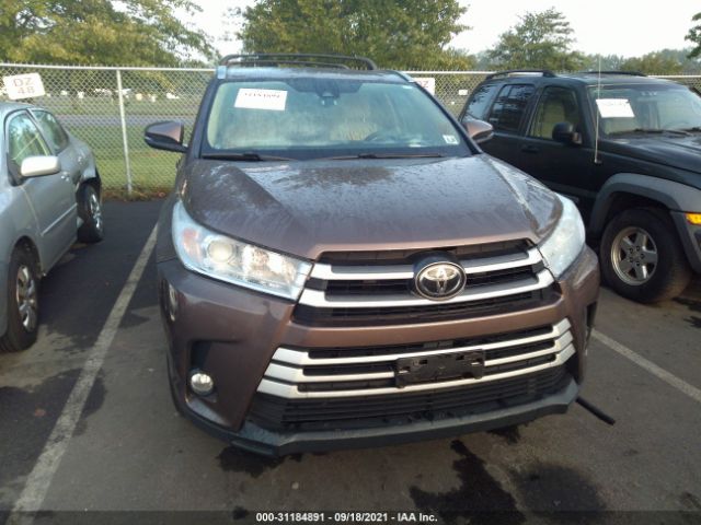 Photo 5 VIN: 5TDJZRFH8HS409660 - TOYOTA HIGHLANDER 