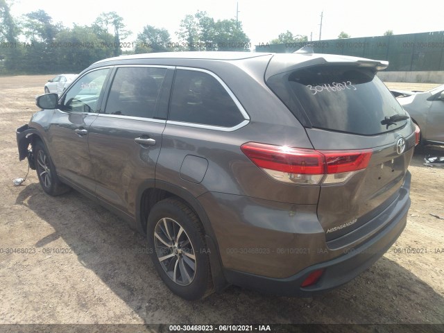 Photo 2 VIN: 5TDJZRFH8HS422151 - TOYOTA HIGHLANDER 