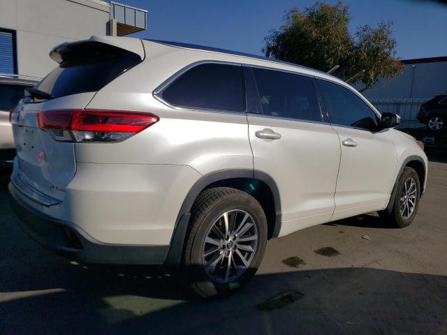 Photo 2 VIN: 5TDJZRFH8HS472192 - TOYOTA HIGHLANDER 