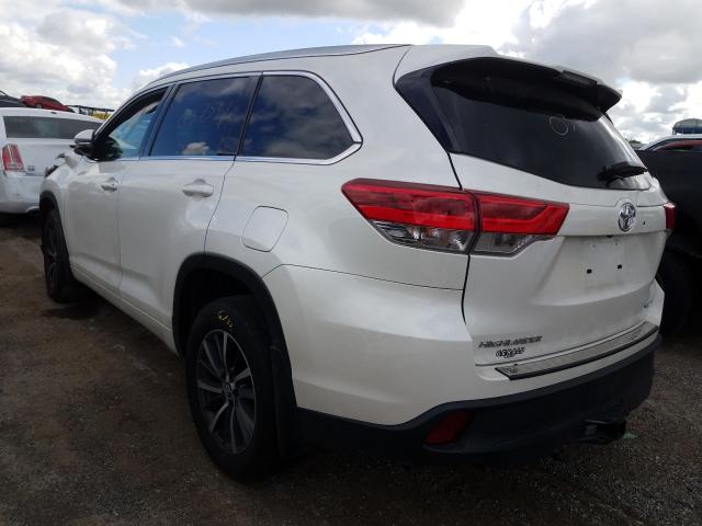 Photo 2 VIN: 5TDJZRFH8HS509788 - TOYOTA HIGHLANDER 