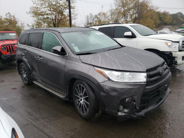 Photo 0 VIN: 5TDJZRFH8JS493629 - TOYOTA HIGHLANDER 