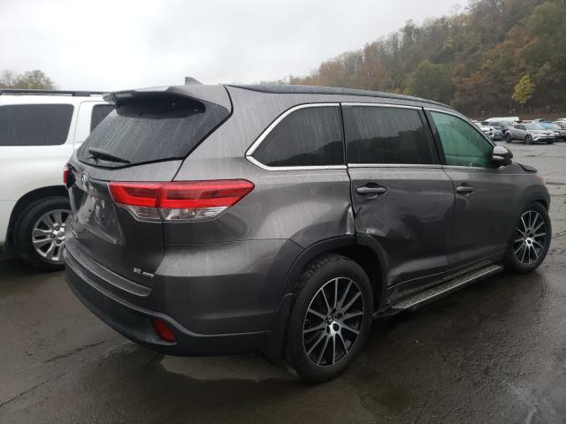 Photo 3 VIN: 5TDJZRFH8JS493629 - TOYOTA HIGHLANDER 