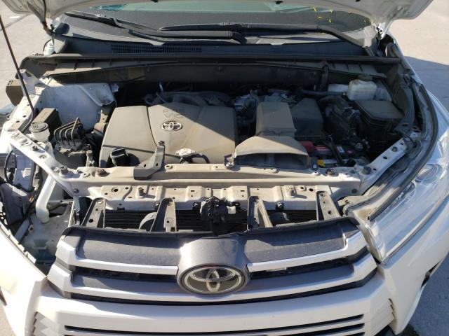 Photo 6 VIN: 5TDJZRFH8JS539170 - TOYOTA HIGHLANDER 