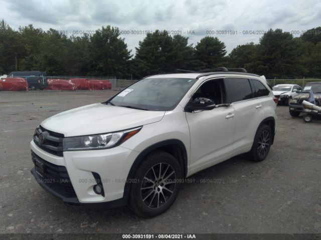 Photo 1 VIN: 5TDJZRFH8JS543400 - TOYOTA HIGHLANDER 