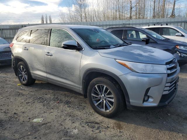 Photo 3 VIN: 5TDJZRFH8JS546622 - TOYOTA HIGHLANDER 