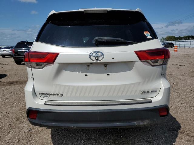 Photo 5 VIN: 5TDJZRFH8JS556373 - TOYOTA HIGHLANDER 