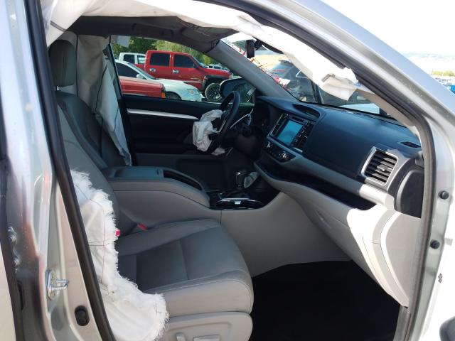 Photo 4 VIN: 5TDJZRFH8JS559631 - TOYOTA HIGHLANDER 