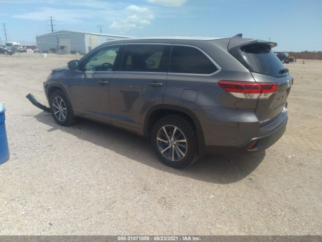 Photo 2 VIN: 5TDJZRFH8JS560164 - TOYOTA HIGHLANDER 